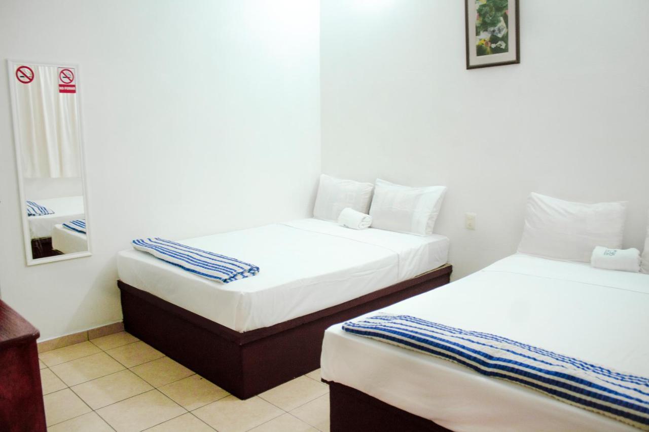 סנטה קרוז הואטולקו Hotel Om Downtown מראה חיצוני תמונה